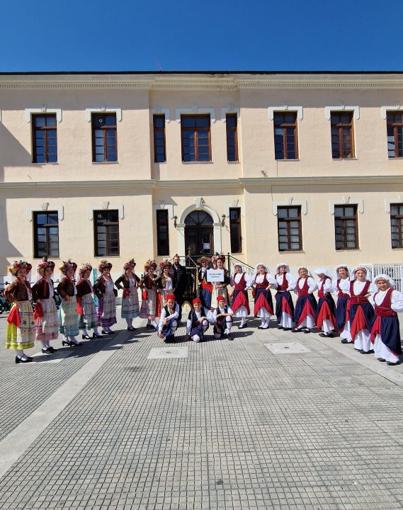 παραδοσιακοι χοροι εφηβοι φεστιβαλ βεροια